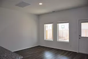504 Lt Rusty Dr, Jarrell, TX 76537 - Photo 11