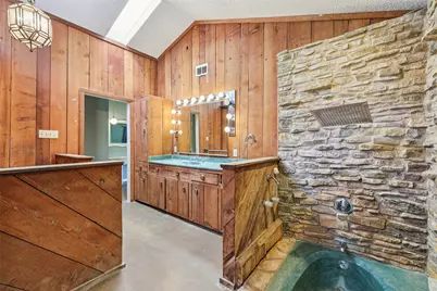 2204 Bahia Circle, Austin, TX 78741 - Photo 31