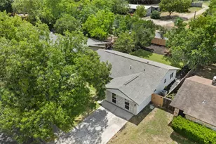 1111 Spearson Ln, Austin, TX 78745 - Photo 5