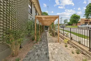 1915 E Martin Luther King Jr Blvd, Austin, TX 78702 - Photo 21