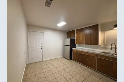 1804 W Avenue H Avenue #D, Temple, TX 76504 - Photo 3