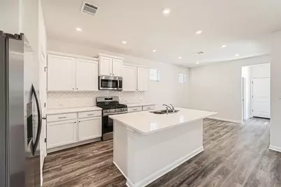 200 Weaver, Bastrop, TX 78602 - Photo 3