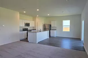 121 Blazilmar Ln, Taylor, TX 76574 - Photo 9