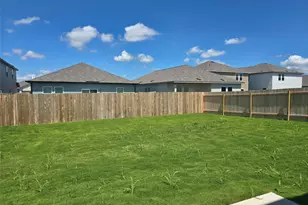 121 Blazilmar Ln, Taylor, TX 76574 - Photo 23