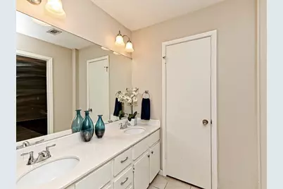 8300 Dixon Drive, Austin, TX 78745 - Photo 9