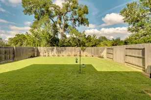 208 Stone Cyn Dr, Georgetown, TX 78628 - Photo 5
