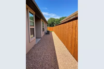 624 Parkline Drive, Georgetown, TX 78626 - Photo 17
