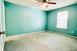 2105 W Gillis Ave, Cameron, TX 76520 - Photo 15