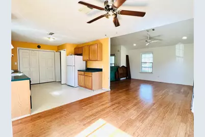 2105 W Gillis Avenue, Cameron, TX 76520 - Photo 3