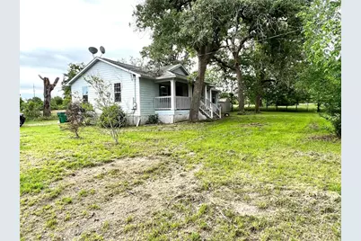 2105 W Gillis Avenue, Cameron, TX 76520 - Photo 7