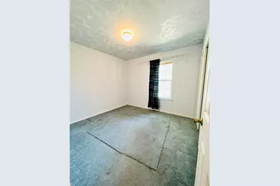 2105 W Gillis Avenue, Cameron, TX 76520 - Photo 17