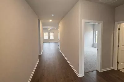 181 Sleep Hollow, Jarrell, TX 76537 - Photo 3