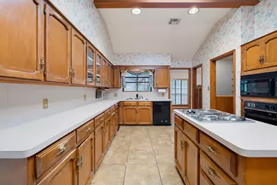 121 Champions Drive, Rockdale, TX 76567 - Photo 3