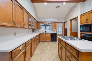 121 Champions Dr, Rockdale, TX 76567 - Photo 3