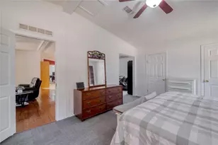 229 Green Mountain Dr, Cedar Creek, TX 78612 - Photo 15
