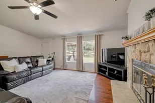 229 Green Mountain Dr, Cedar Creek, TX 78612 - Photo 9