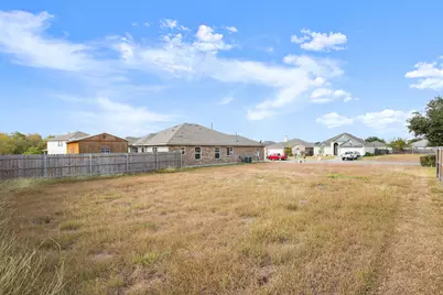 406 Gettysburg Loop, Elgin, TX 78621 - Photo 3