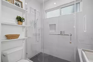206 E 43rd St, Austin, TX 78751 - Photo 21