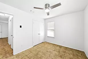 910 Bret Ln, Austin, TX 78721 - Photo 19