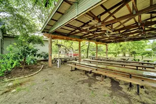 910 Bret Ln, Austin, TX 78721 - Photo 31