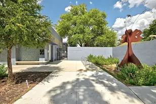910 Bret Ln, Austin, TX 78721 - Photo 27