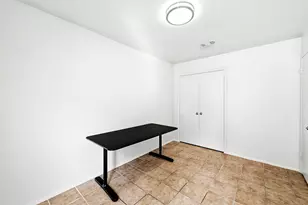 910 Bret Ln, Austin, TX 78721 - Photo 23