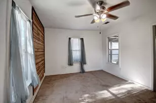 304 Cedar St, Bastrop, TX 78602 - Photo 9