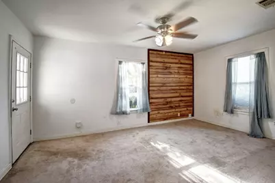 304 Cedar Street, Bastrop, TX 78602 - Photo 7