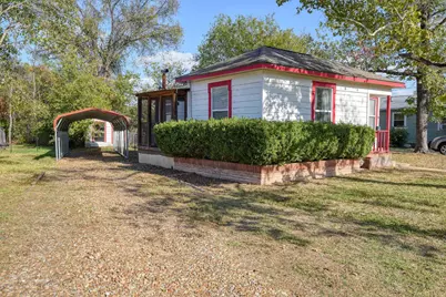 304 Cedar Street, Bastrop, TX 78602 - Photo 3