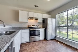 1824 River Crossing Cir, Austin, TX 78741 - Photo 3