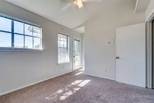 1824 River Crossing Cir, Austin, TX 78741 - Photo 9