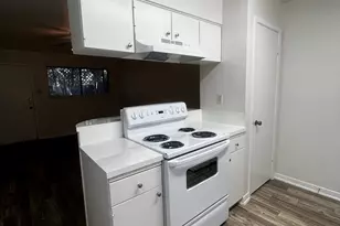 1037 E 44th St, Austin, TX 78751 - Photo 3