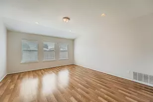 302 Floating Leaf Dr, Hutto, TX 78634 - Photo 5