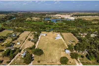 1802 Man O War Drive, Del Valle, TX 78617 - Photo 27