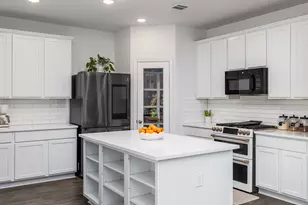 309 Sonbria Pass, Liberty Hill, TX 78642 - Photo 5