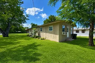 610 Gunter St, Austin, TX 78702 - Photo 3