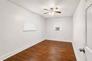610 Gunter St, Austin, TX 78702 - Photo 11