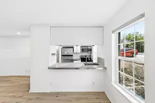 300 Crockett St, Austin, TX 78704 - Photo 7