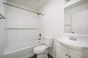 230 Debus Dr, Taylor, TX 76574 - Photo 11