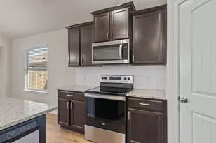 1644 T H Johnson Dr, Taylor, TX 76574 - Photo 7