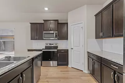 1644 T H Johnson Drive, Taylor, TX 76574 - Photo 7