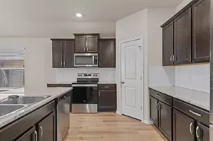 1644 T H Johnson Dr, Taylor, TX 76574 - Photo 7