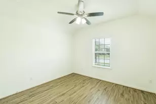 117 Skylark Ln, Hutto, TX 78634 - Photo 17