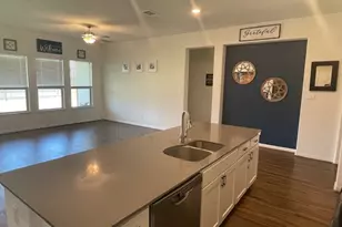 117 Skylark Ln, Hutto, TX 78634 - Photo 7