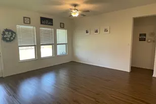 117 Skylark Ln, Hutto, TX 78634 - Photo 11