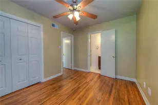 205 W 55th St, Austin, TX 78751 - Photo 15