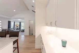 605 Wilmes Dr, Austin, TX 78752 - Photo 13