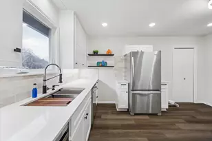 210 Fallwell St, Liberty Hill, TX 78642 - Photo 9