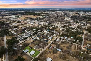 210 Fallwell St, Liberty Hill, TX 78642 - Photo 27
