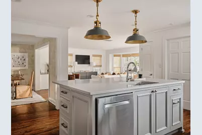 2412 Jarratt Avenue, Austin, TX 78703 - Photo 7